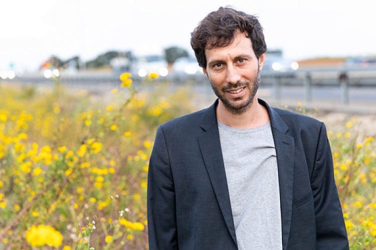 אלון עדר (צילום: דין אהרוני רולנד)