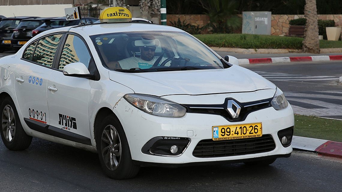 מונית בתל אביב (צילום: Shutterstock)