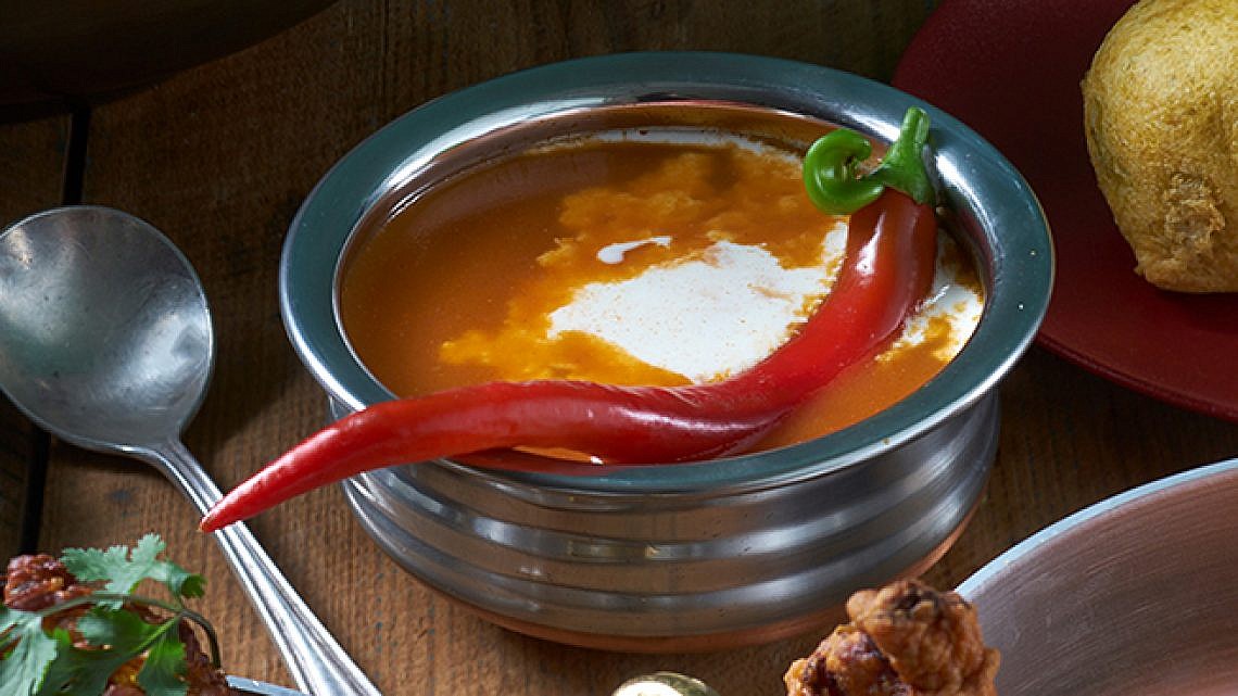 מרק מולגיטוני של מא פאו (צילום: אנטולי מיכאלו) מרק מולגיטוני של מא פאו (צילום: אנטולי מיכאלו)