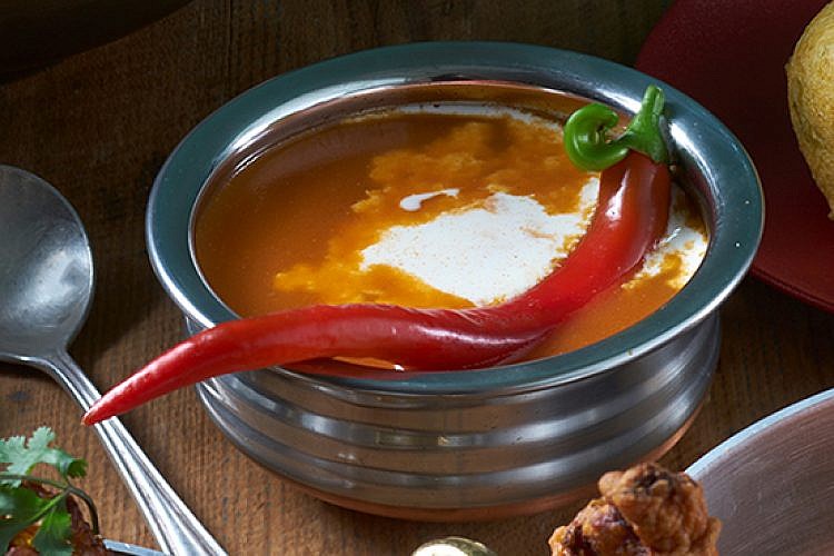 מרק מולגיטוני של מא פאו (צילום: אנטולי מיכאלו)