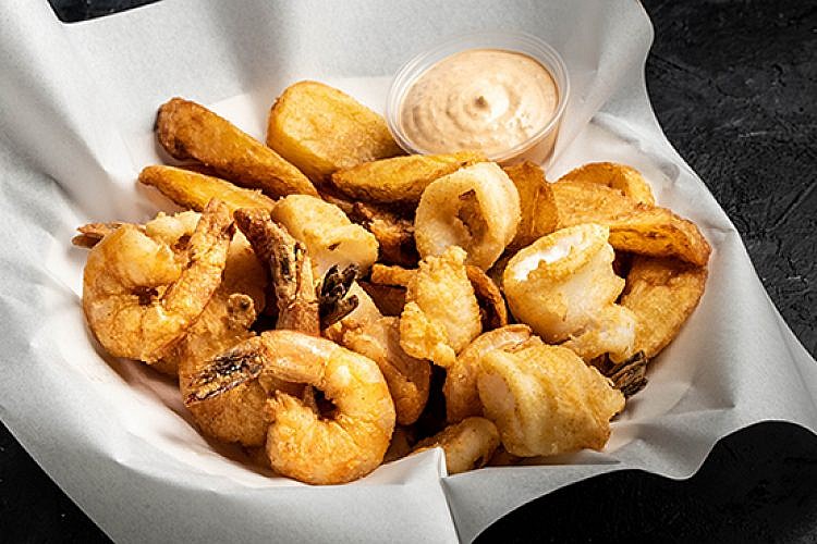 פיש אנד צ'יפס בג'וזף אנד סאנס. צילום: נמרוד סונדרס