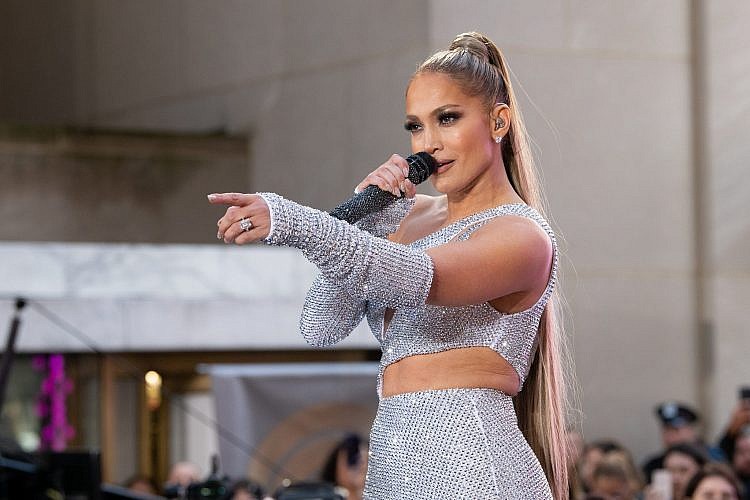 ג'ניפר לופז בהופעה (צילום: Noam Galai / Stringer, Getty Images)
