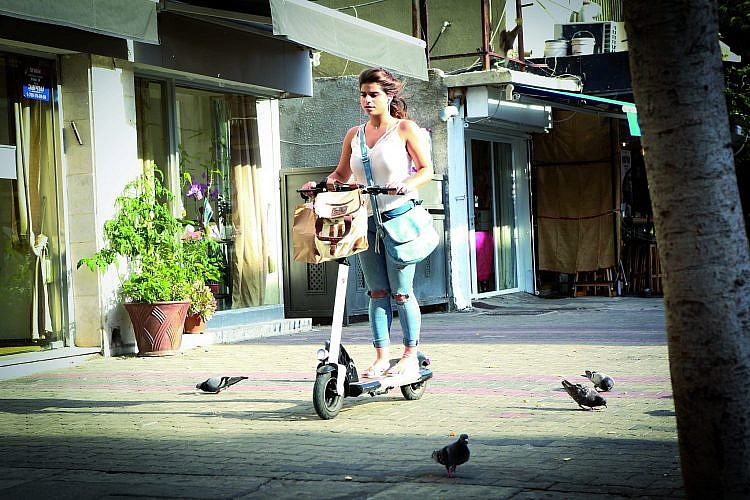 קורקינט חשמלי. צילום: שלומי יוסף