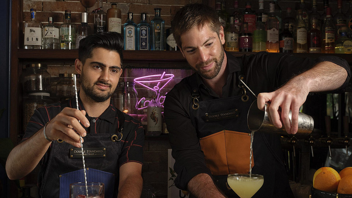 מימין: יותם שילה משמאל: גיא גרלניק. צילום: אנטולי מיכאלו