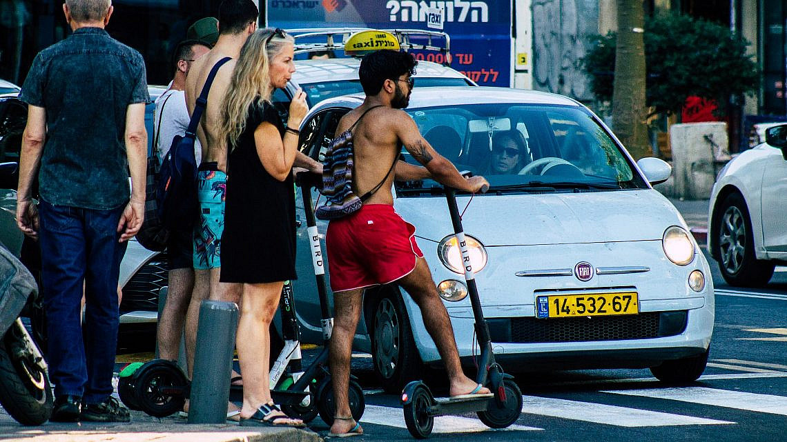 תנועה טיפוסית בתל אביב (צילום: Shutterstock)