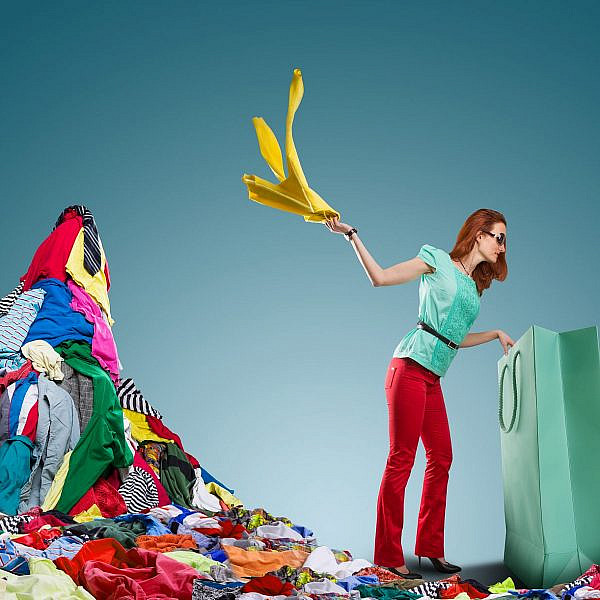 נובמבר הוא חודש שמכוון לשופינג, וזה הזמן לאלטרנטיבה. מתלבשות על נובמבר (צילום: שאטרסטוק)