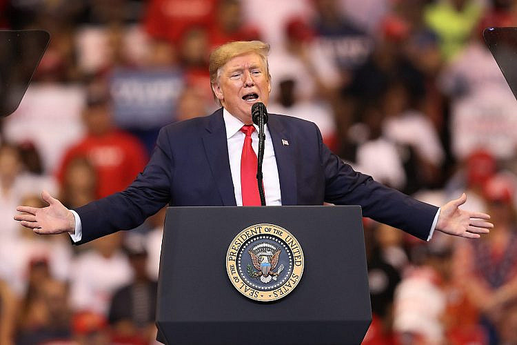 זה הצליח לו: אי אפשר להאמין לאף אחד. דונלד טראמפ (צילום: GettyImages) זה הצליח לו: אי אפשר להאמין לאף אחד. דונלד טראמפ (צילום: GettyImages)