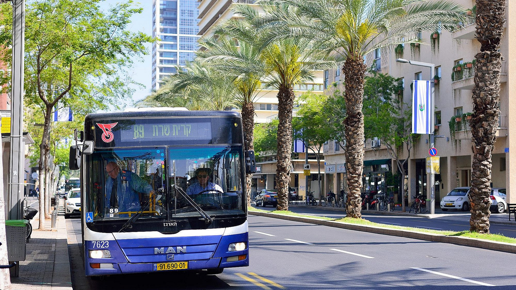 אוטובוס בתל אביב (צילום: Shutterstock)