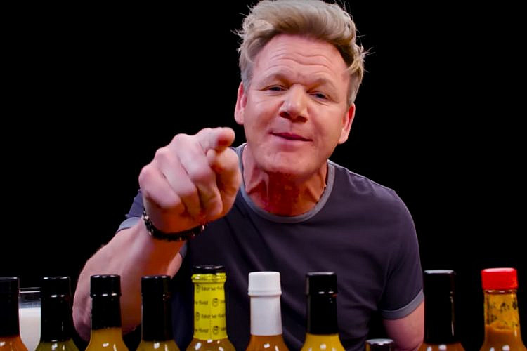 גורדון רמזי מתארח בערוץ היוטיוב First We Feast