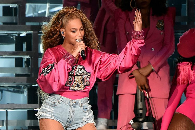 ביונסה בקואצ'לה 2018 (צילום: Kevin Mazur/Getty Images for Coachella)