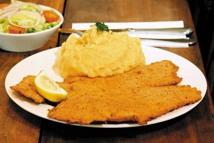 שניצל קפה נואר (צילום: מיכל רביבו)