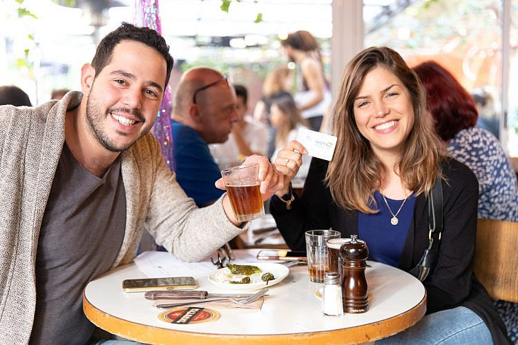 גם טעים וגם מסייע לעסקים. מנויי דיגיתל בביצ'יקלטה (צילום באדיבות עיריית תל אביב-יפו)