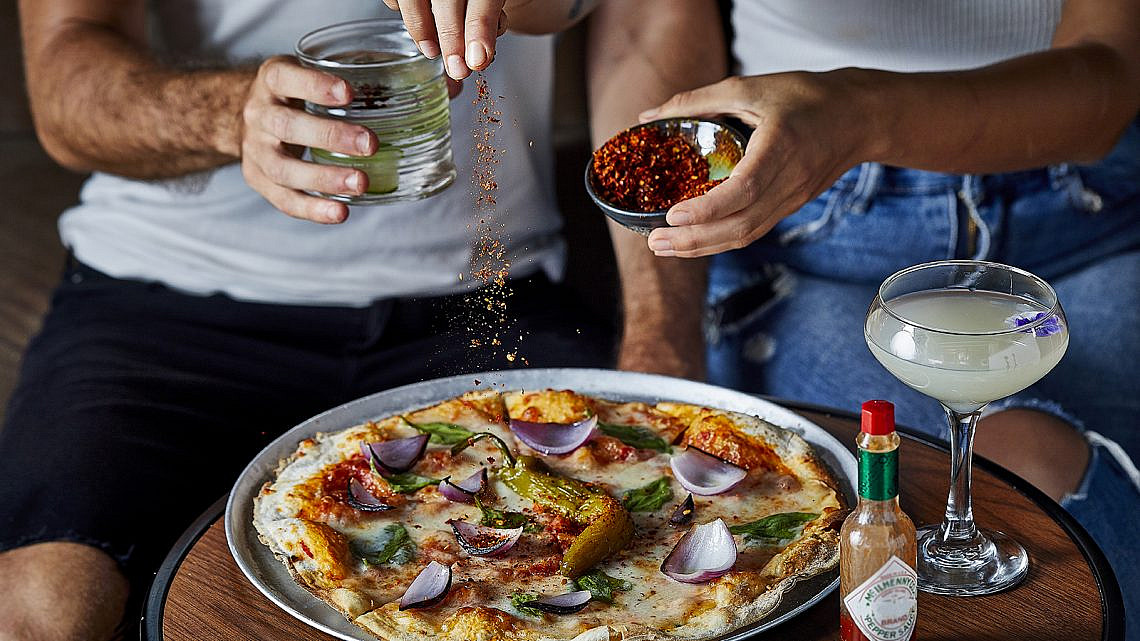 פיצה קנדינוף (צילום: שרית גופן) פיצה קנדינוף (צילום: שרית גופן)