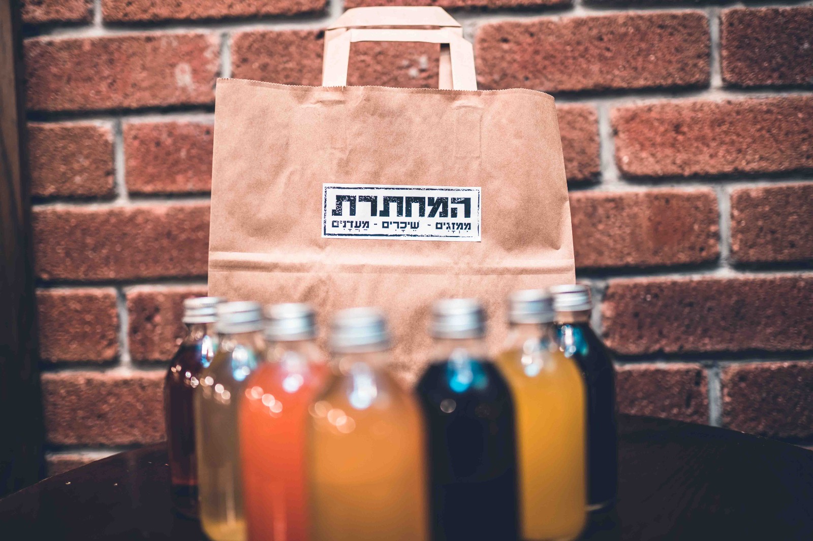 קקטיילים ומעדנים מהמחתרת (צילום: שחף אייזנשטיין) קקטיילים ומעדנים מהמחתרת (צילום: שחף אייזנשטיין)