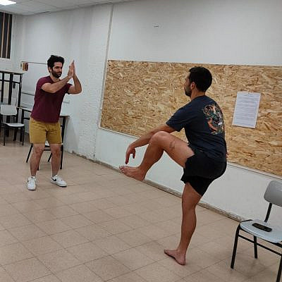 אמנים בכיתות הלימוד. צילום באדיבות בית הספר לאמנויות