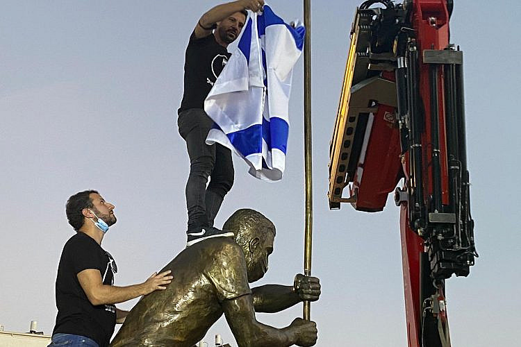 "גיבור ישראל" מגיע לכיכר רבין. ללא קרדיט