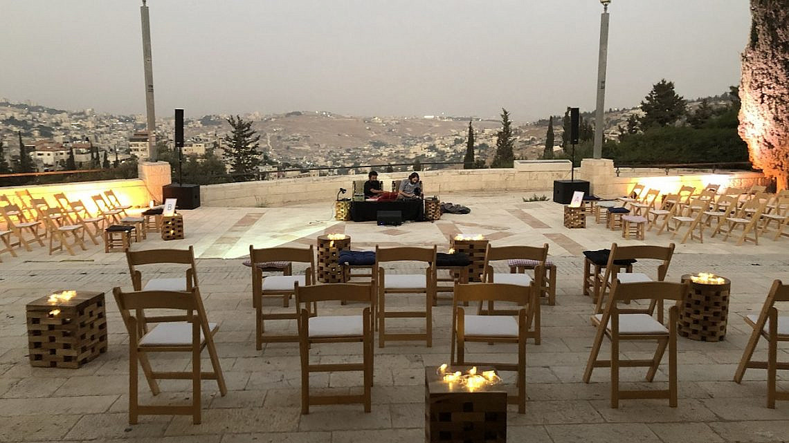 המרפסת עם הנוף המהמם בירושלים. צילום: גיל רוביו