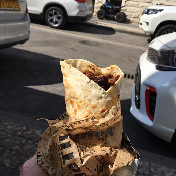 אנחנו דורשים תמלוגים על השימוש במונח 