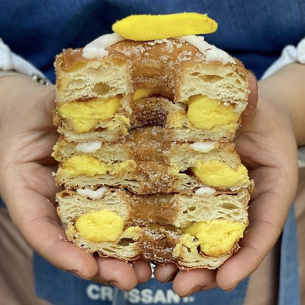 הקרואנט הבננתי של השואו-רום. צילום: טל עוז