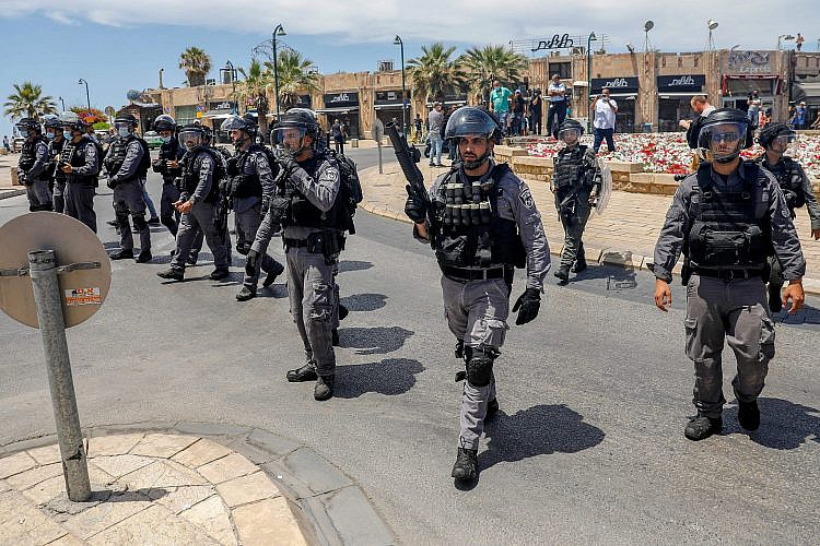 שוטרי יס"מ בכיכר השעון, יוני 2020 (צילום: אחמד ג'רבאלי\AFP\גטי אימג'ס)