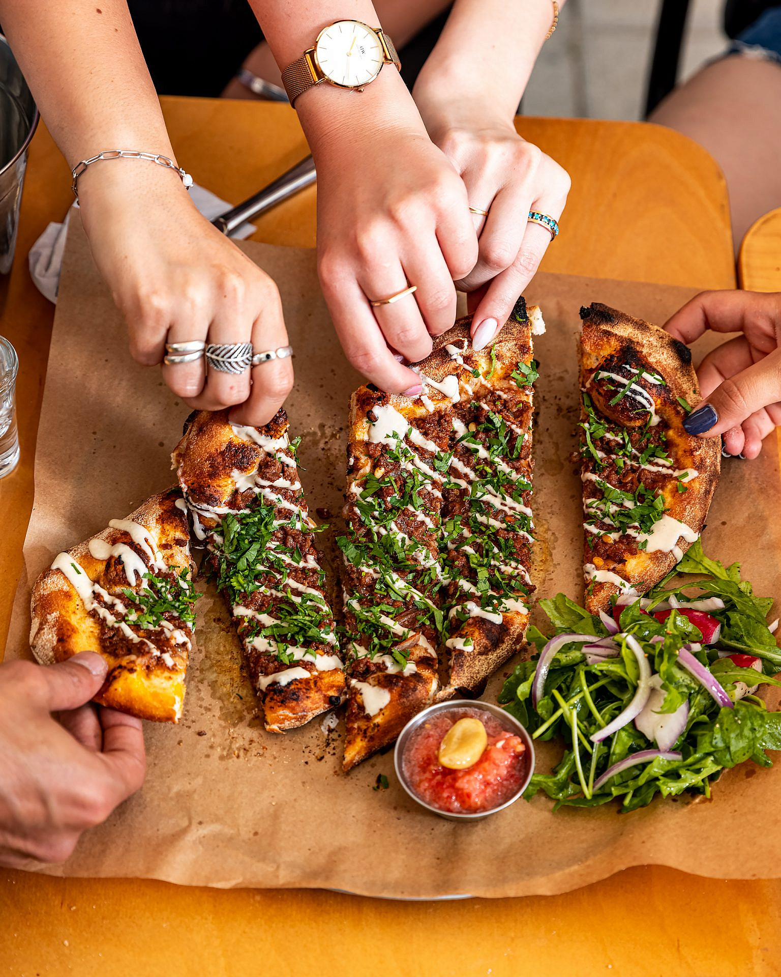 לחלוק ולטרוף. צילום: יעל בונפיס לחלוק ולטרוף. צילום: יעל בונפיס