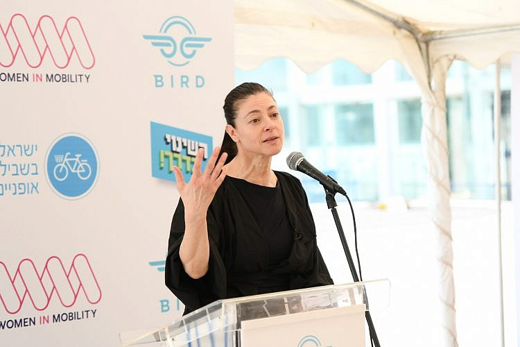 שרת התחבורה מרב מיכאלי. צילום: דניס קפל  באדיבות חברת Bird