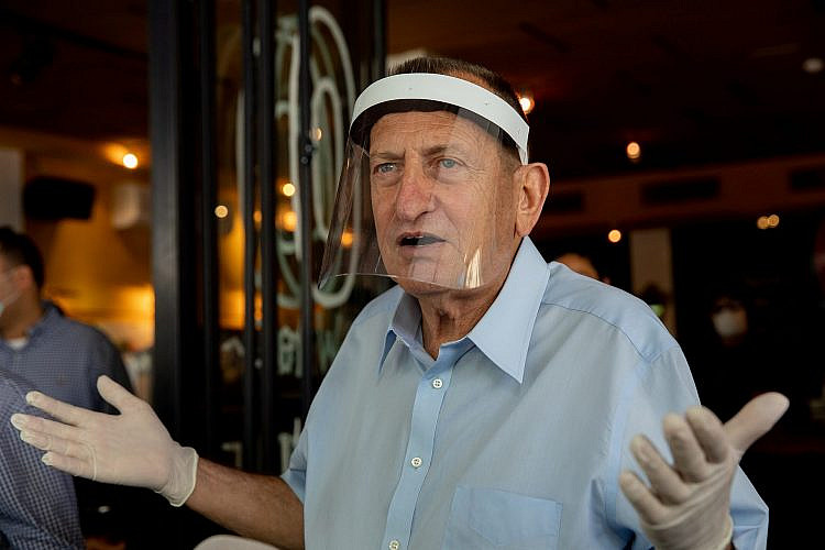נוכח נפקד. רון חולדאי (צילום: גיא פריבס/גטי אימג'ס)