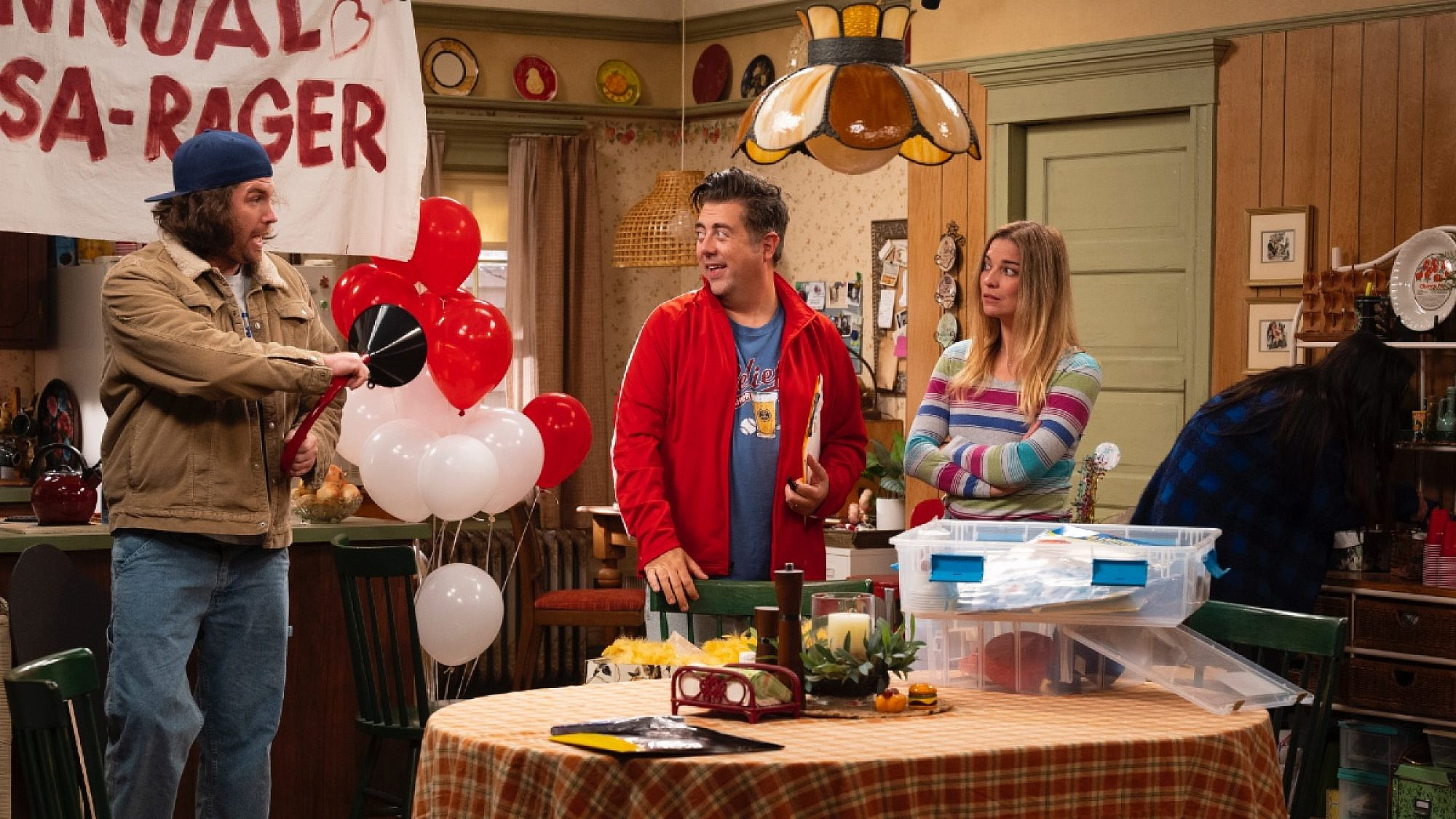 איזה דבר מקריפ זה סיטקום, בעצם. מתוך "קווין יכול ללכת להזד**ן" (צילום: יחסי ציבור)