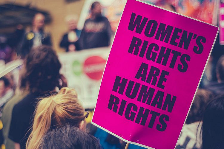 זכויות נשים הן זכויות אדם? מדהים שב-2021 בכלל צריך לומר את זה (צילום: שאטרסטוק)