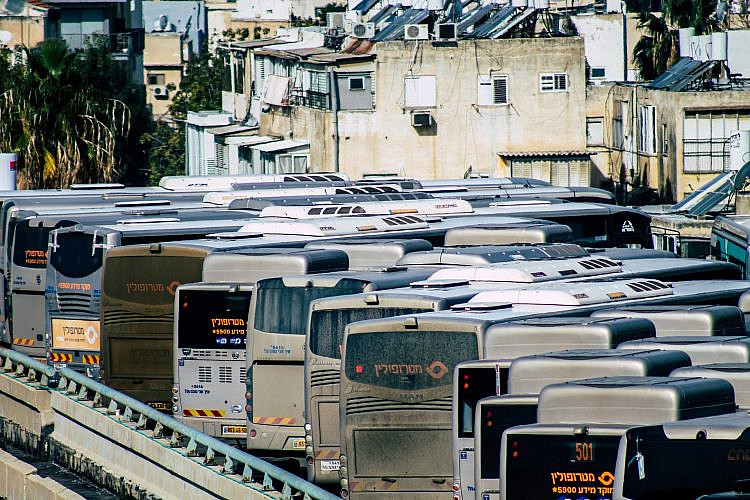 המפגע העירוני הגדול במזרח התיכון. התחנה המרכזית בנווה שאנן (צילום: שאטרסטוק)