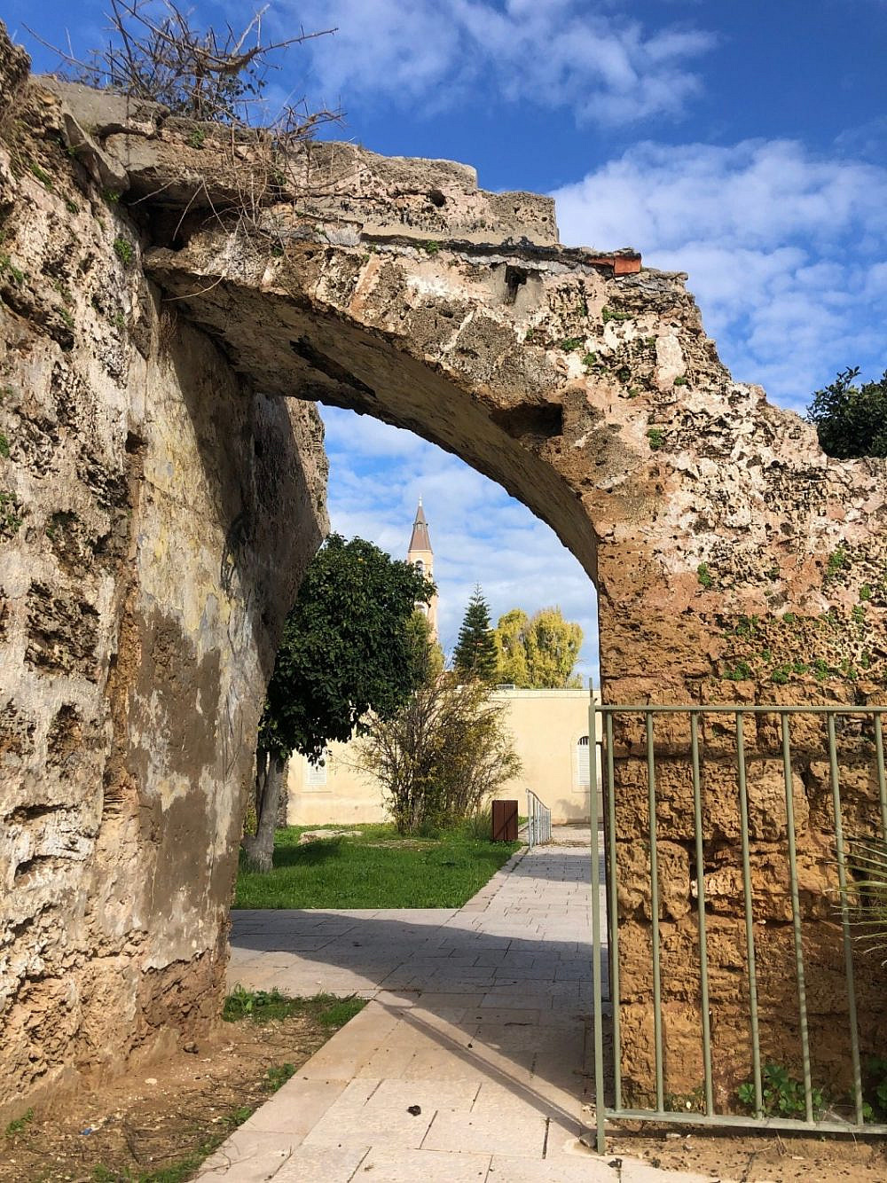 בית הבאר בפארק החורשות (צילום: באדיבות עיריית ת"א-יפו) בית הבאר בפארק החורשות (צילום: באדיבות עיריית ת"א-יפו)