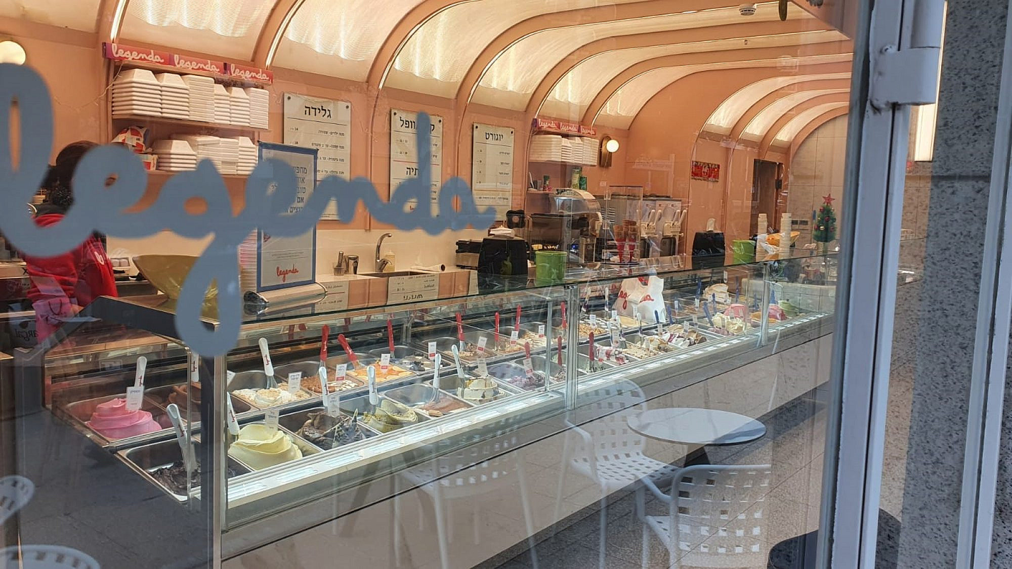 לג'נדה סניף רוטשילד ת"א | צילום: יח"צ