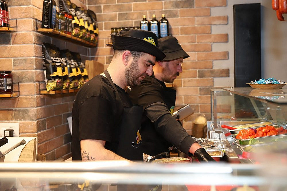 כריך ושילוב בעלי צרכים מיוחדים. דאלי (צילום גיל הפקות)