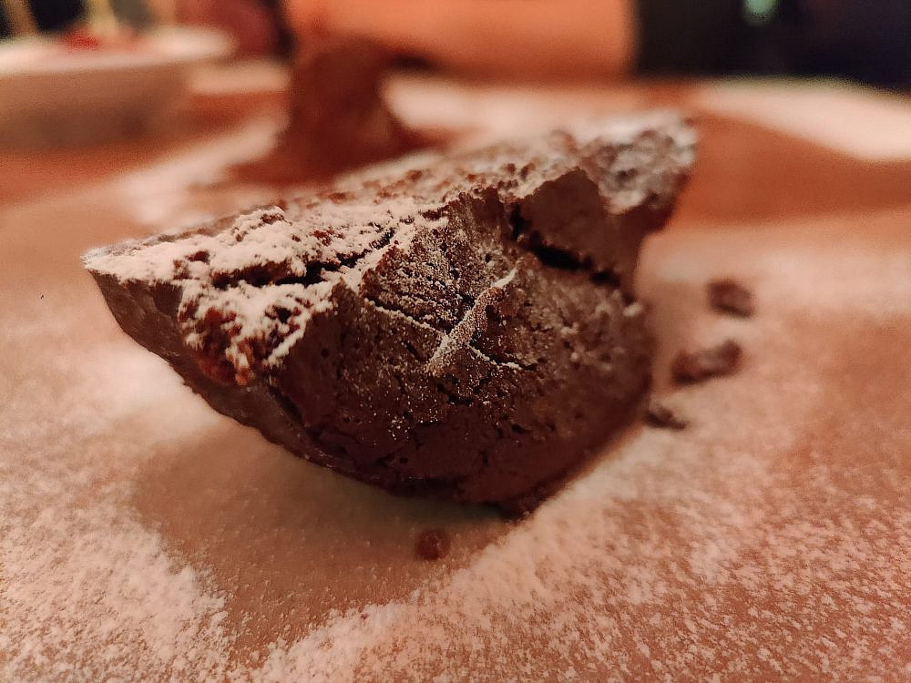 מופלאה. ולא סטייק. עוגת שוקולד של דבורה (צילום: ברק חן)