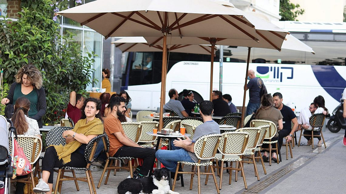בית קפה בתל אביב. צילום: shutterstock