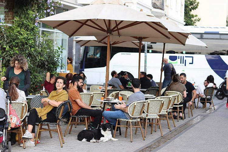 בית קפה בתל אביב. צילום: shutterstock