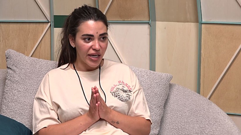 הציידת הפכה לניצודה. ריוואה. "האח הגדול". צילום מסך/רשת 13 הציידת הפכה לניצודה. ריוואה. "האח הגדול". צילום מסך/רשת 13