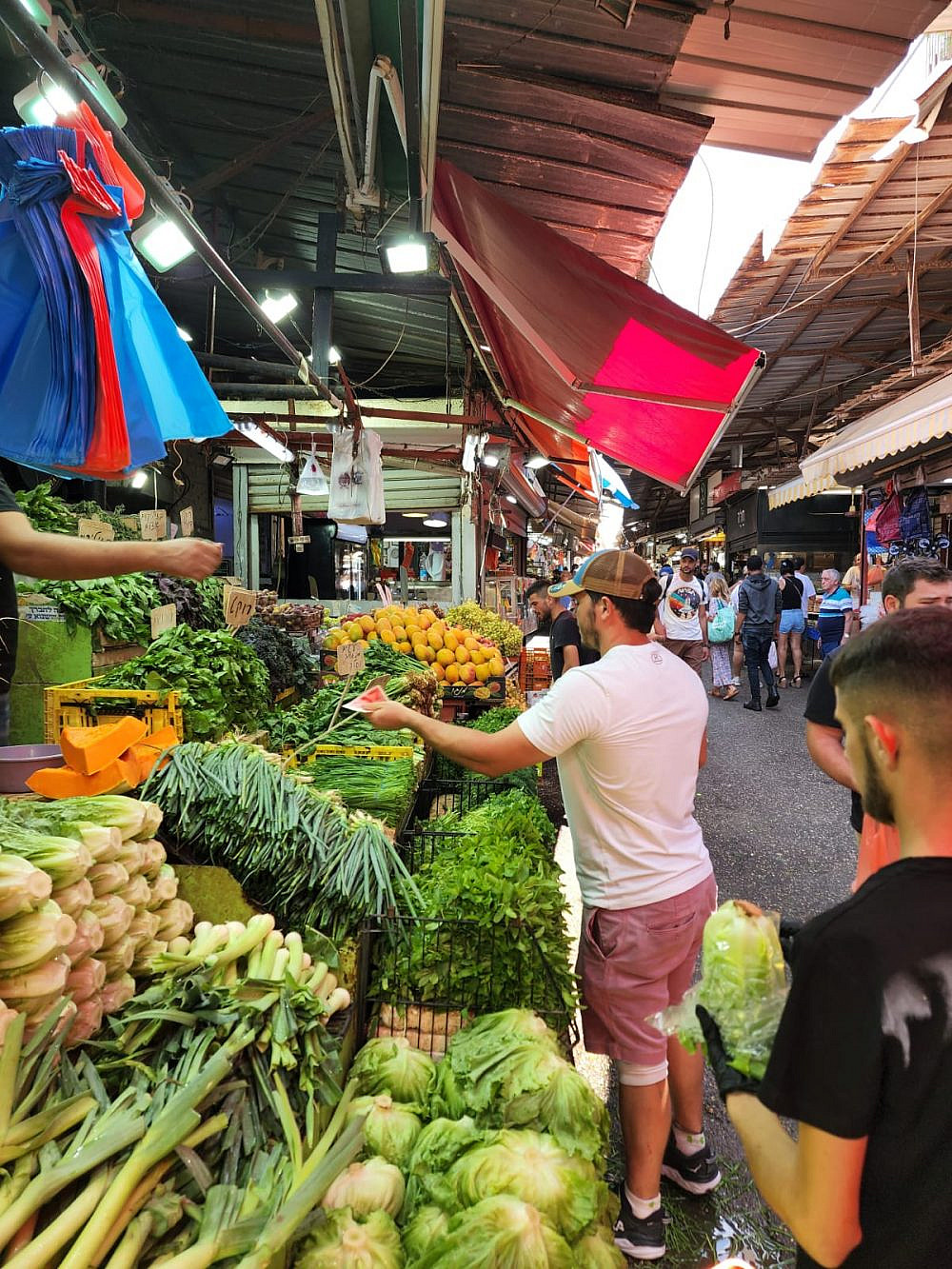Carmel Market (Photo: Yaakov Blumenthal)