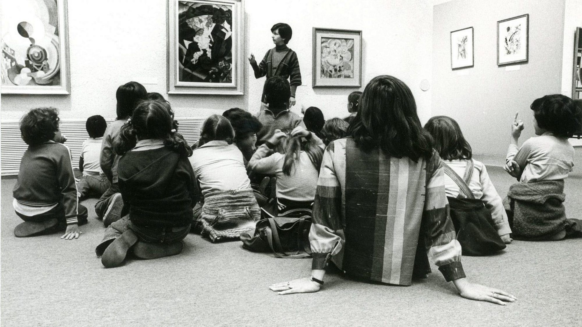 הילד בן 90 ויש לו סטייל גבוה. מוזיאון תל אביב (צילום: אבי חי, ארכיון מוזיאון תל אביב לאמנות) הילד בן 90 ויש לו סטייל גבוה. מוזיאון תל אביב (צילום: אבי חי, ארכיון מוזיאון תל אביב לאמנות)