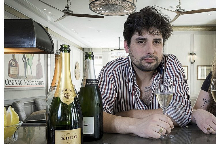 אין קשר לסדרה. סוג של. אבירם כץ, המנהל של הבסטה (צילום: אנטולי מיכאלו)