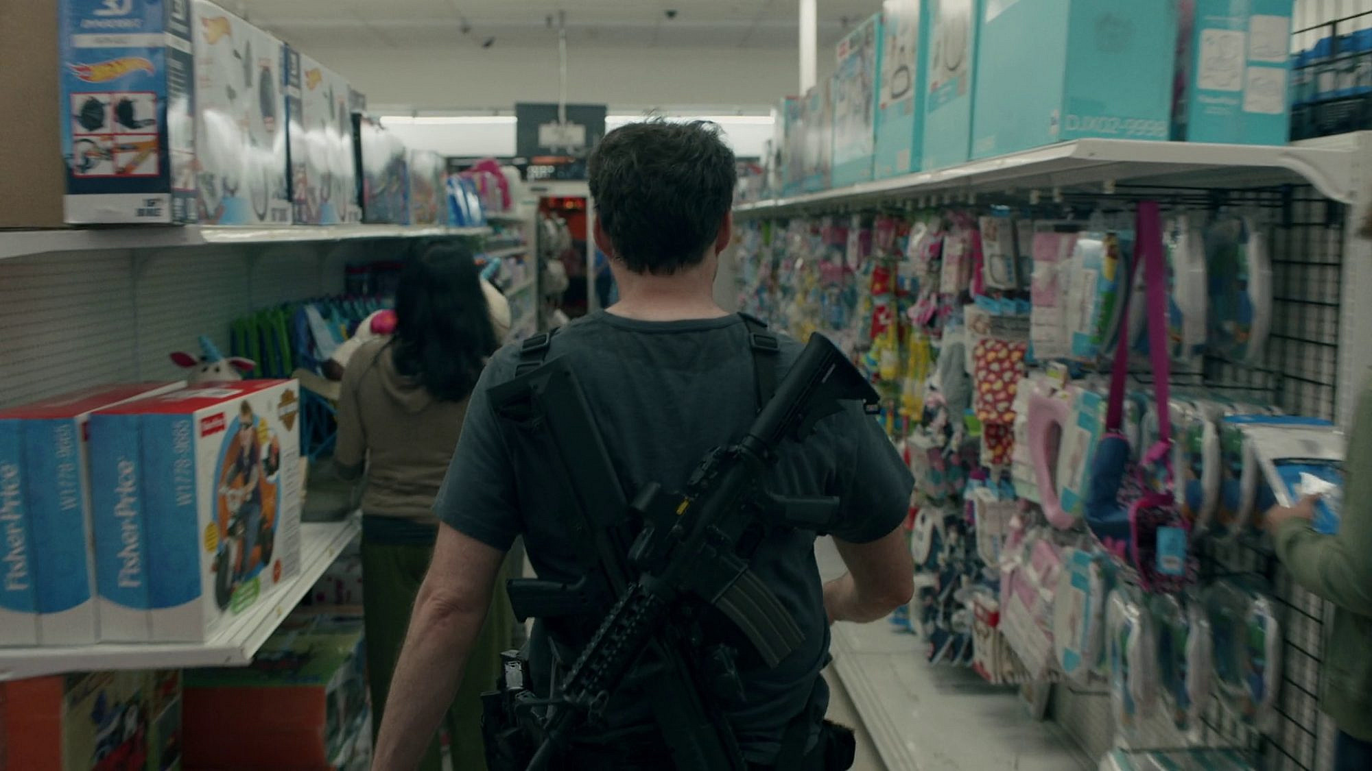 הדימוי הכי מדויק לבארי - רובים בחנות יומיומית. "בארי". צילום מסך HBO