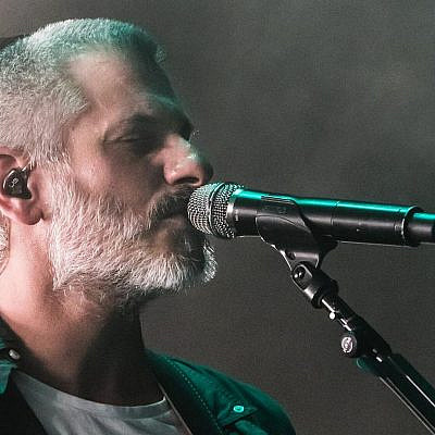 אביתר בנאי. צילום: ארתור לנדה