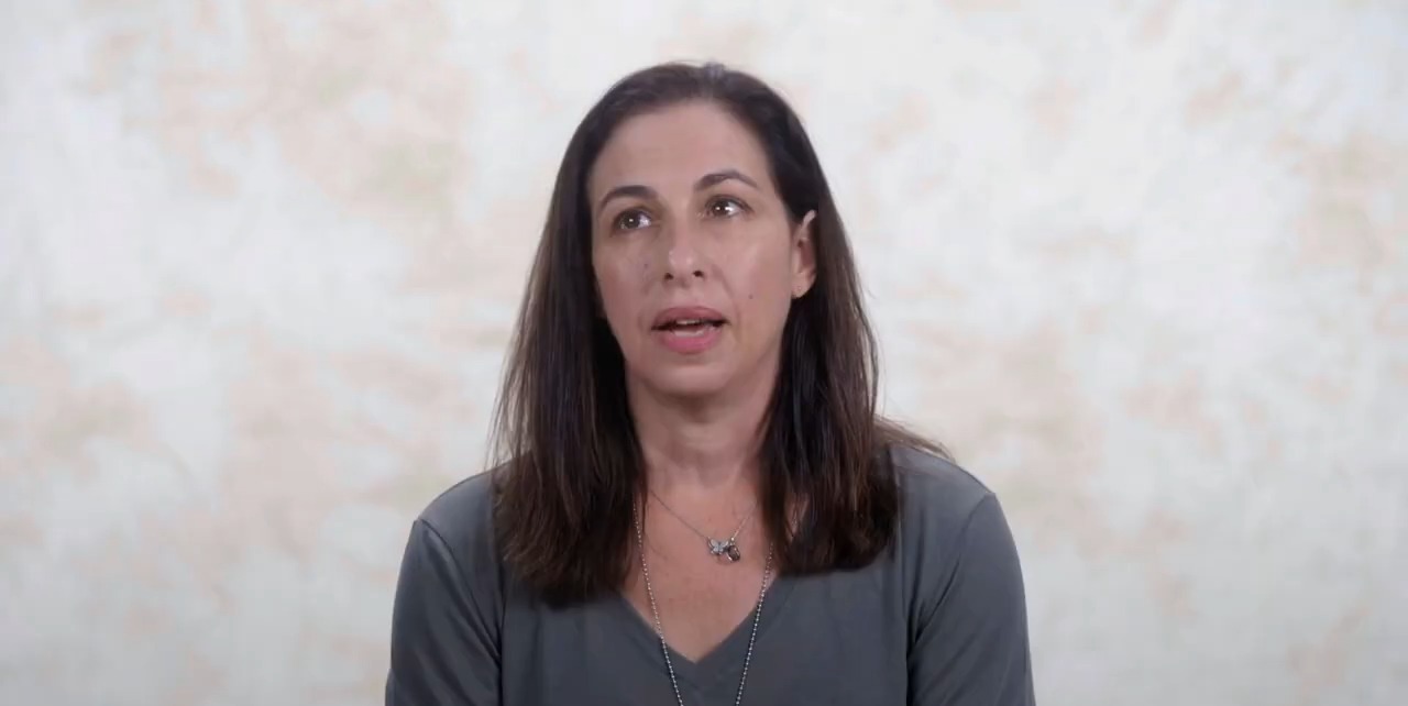 "סליחה על השאלה: משפחות החטופים" (צילום מסך: כאן 11)