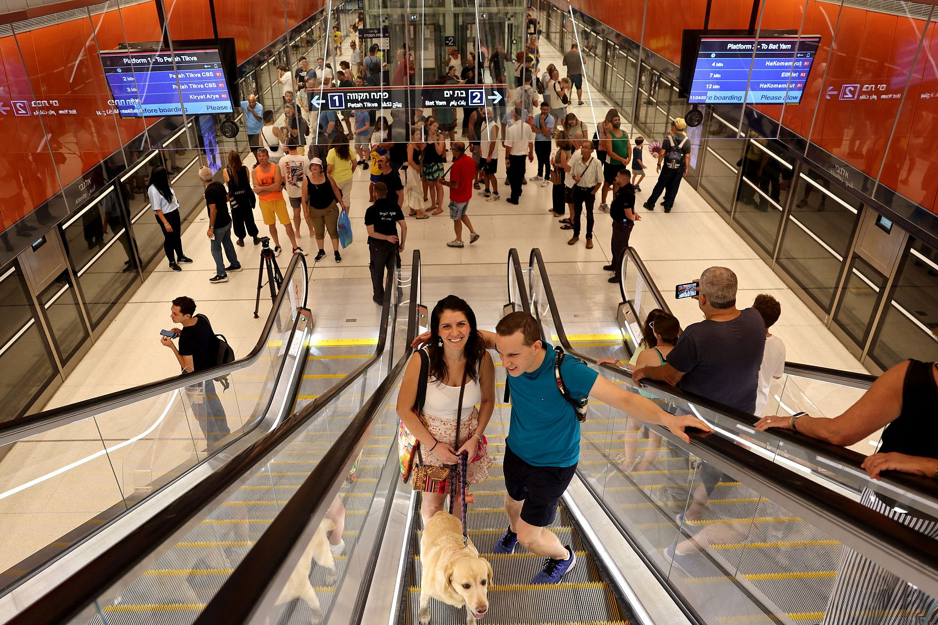 תחנת הרכבת הקלה אלנבי (צילום: ג'ק גואז/AFP/גטי אימג'ס) תחנת הרכבת הקלה אלנבי (צילום: ג'ק גואז/AFP/גטי אימג'ס)