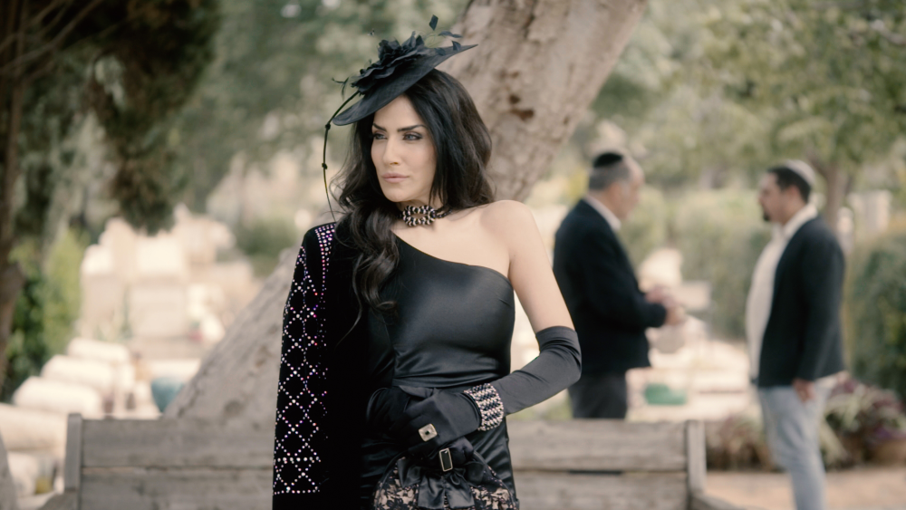 מגי אזרזר, "מי זאת" (צילום: כאן 11/נו דרמה סטודיו)