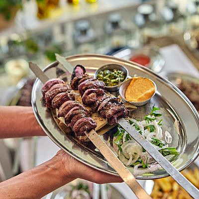 קלימרה שיפוד יפה שלנו. הסופלקיה של גרקו (צילום: יחסי ציבור)