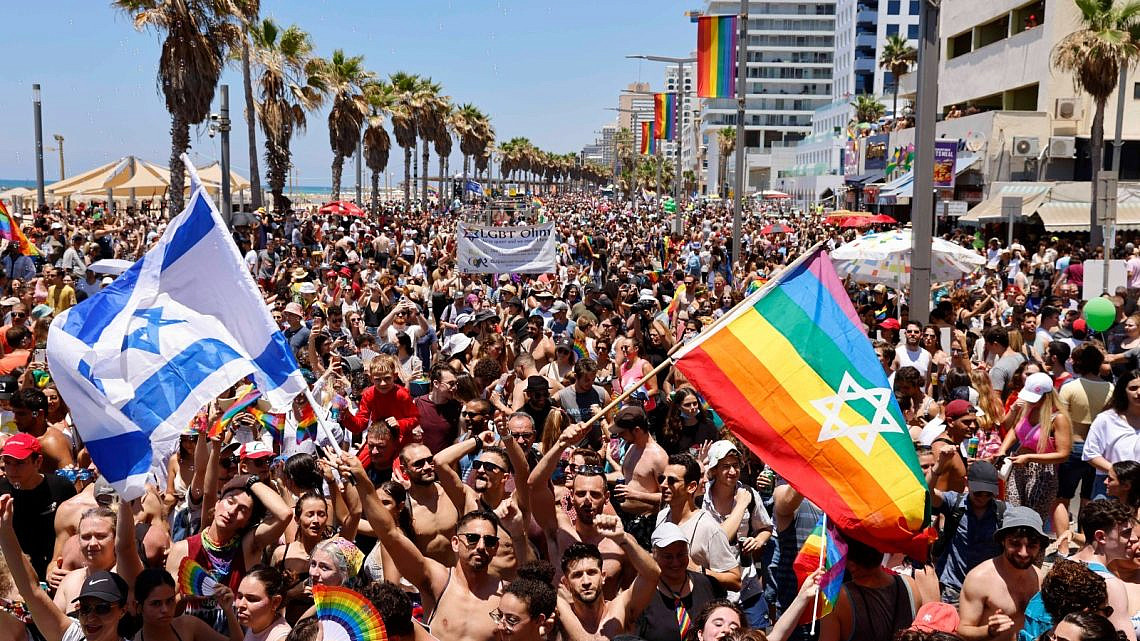 כמו שאלוהים התכוונה. מצעד הגאווה בטיילת (צילום: גיא יחיאלי)