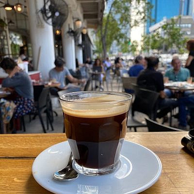 התחתית (צילום: אינסטגרם//cafetachtit)
