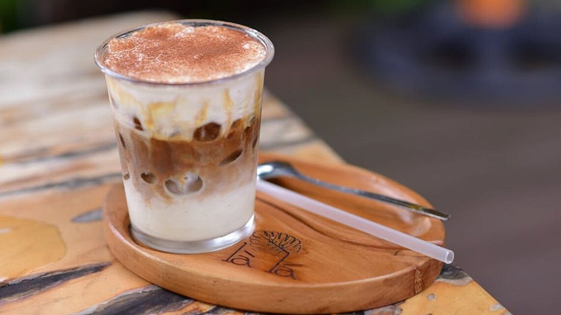 קפה קר. צילום: Sóc Năng Động באתר PEXELS