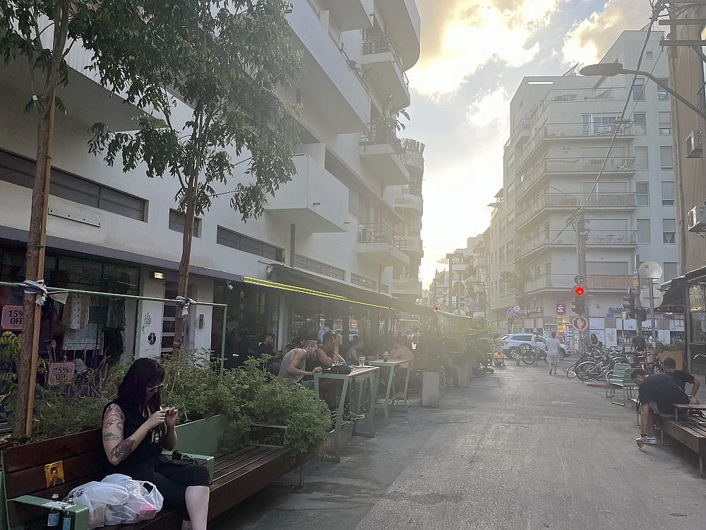 שטח מופקר. פלורנטין (צילום: יעל שטוקמן) שטח מופקר. פלורנטין (צילום: יעל שטוקמן)